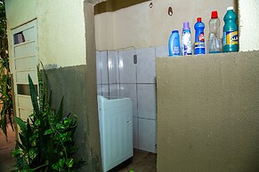 Casa com Piscina e Churrasqueira no Parque Cuiab