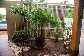Casa com Piscina e Churrasqueira no Parque Cuiab