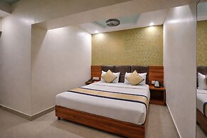 Glitz Hotel Sai Neel