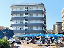 Bright Holiday Home With Balcony