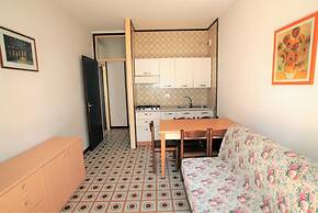 Comfy Apartment With Balcony