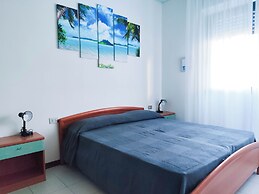 Relaxing Flat With Pool Access