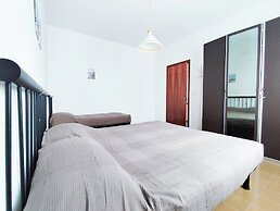 Seaside Apartment With Balcony