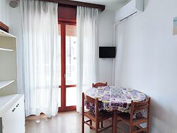 Cozy Flat With Balcony by the sea