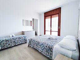 Spacious Flat With Balcony by the sea