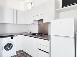 Studio Apartment Near Piazza Nember