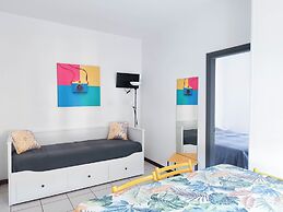 Cozy Flat by the Beach
