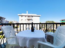 Comfy Flat With Pool and Balcony