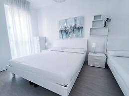 Apartment With Balcony and Pool Access