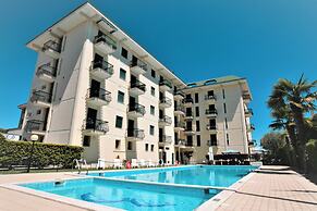 Apartment With Balcony and Pool Access