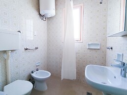 Beachside Studio With Shared Pool