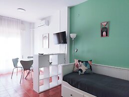 Beachside Studio With Shared Pool