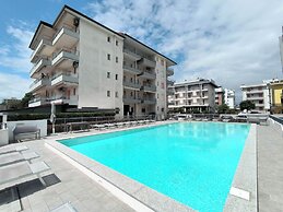Beachside Studio With Shared Pool