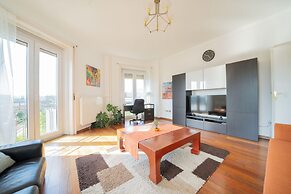 Aurelia Suite – Spacious W/ Ac & Danube View