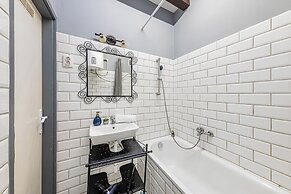 Cozy Nest Hideaway With A/C