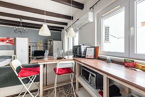 Cozy Nest Hideaway With A/C