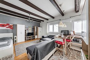 Cozy Nest Hideaway With A/C