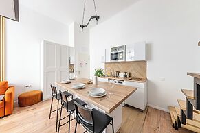 Secret Charming Studio