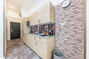 The Other Side - Spacious 3BR with Jacuzzi and Private Sauna