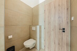 The Other Side - Spacious 3BR with Jacuzzi and Private Sauna