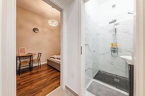 Marble Royal Suite&Studio