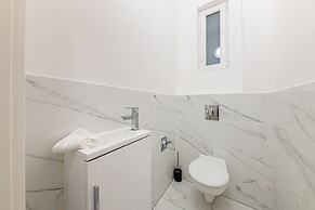 Marble Royal Suite&Studio