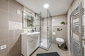 Casa Bella Apartments