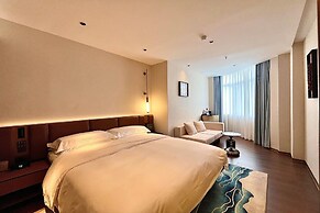 Ramada Encore By Wyndham Shantou Longhu