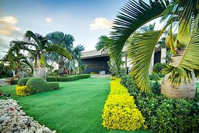Sun-soaked Paradisiac Escape 3BR Private Beach Pool