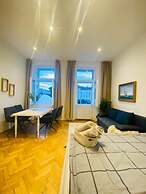 Comfortable 1BR Apartment Westbahnhof