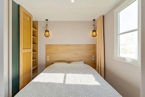 Waterside Holiday Home in Kinrooi