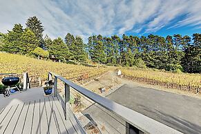 Mtn-view Retreat w/ Hot Tub + Deck in Sebastopol