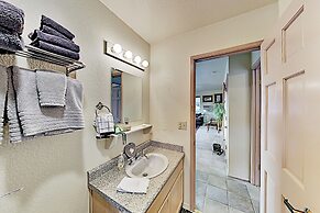 Mtn-view Retreat w/ Hot Tub + Deck in Sebastopol