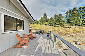 Mtn-view Retreat w/ Hot Tub + Deck in Sebastopol