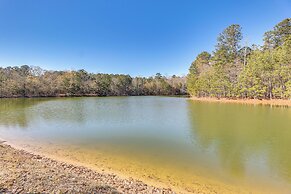 Fishing Pond On-site! Lagrange Apt on 33 Acres