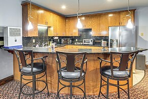 Fishing Pond On-site! Lagrange Apt on 33 Acres