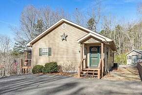 Couples Retreat in Murphy! Mountain-view Home
