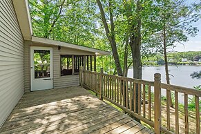 Riverfront Home w/ Tranquil Views in Schaghticoke