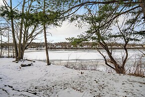 Riverfront Home w/ Tranquil Views in Schaghticoke