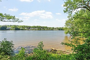 Riverfront Home w/ Tranquil Views in Schaghticoke