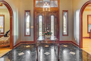 Scenic Lagrange Retreat! 3,600 Sq Ft, Pool Access