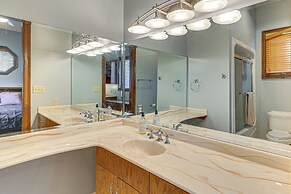 Scenic Lagrange Retreat! 3,600 Sq Ft, Pool Access