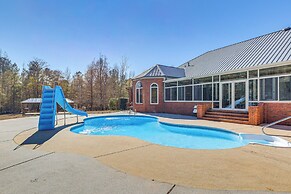 Scenic Lagrange Retreat! 3,600 Sq Ft, Pool Access