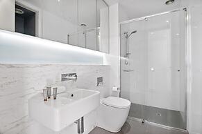 One-bed Apartment Close to Cafes and Coast
