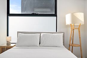 One-bed Apartment Close to Cafes and Coast