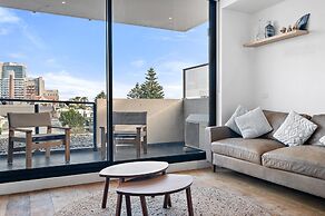 One-bed Apartment Close to Cafes and Coast