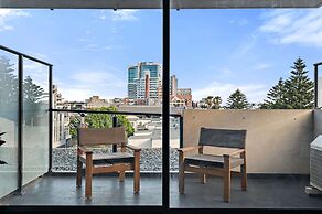 One-bed Apartment Close to Cafes and Coast