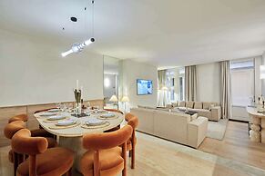 Exceptional Grand Apartment - Louvre Museum