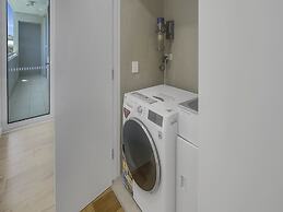 Spacious Modern Apartment in Batemans Bay