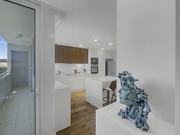 Spacious Modern Apartment in Batemans Bay